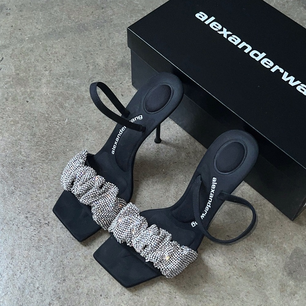 Alexander Wang Julie Crystal sandals.
Worn ones for the photo shoot.
Size 37 1/2